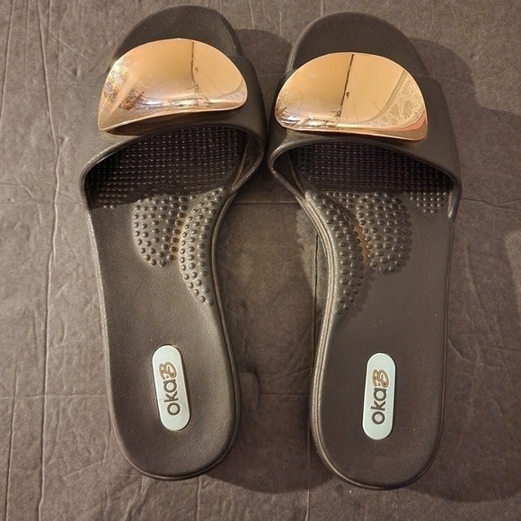 Oka B Slide Sandals Black with Gold Size Small - Picture 1 of 8